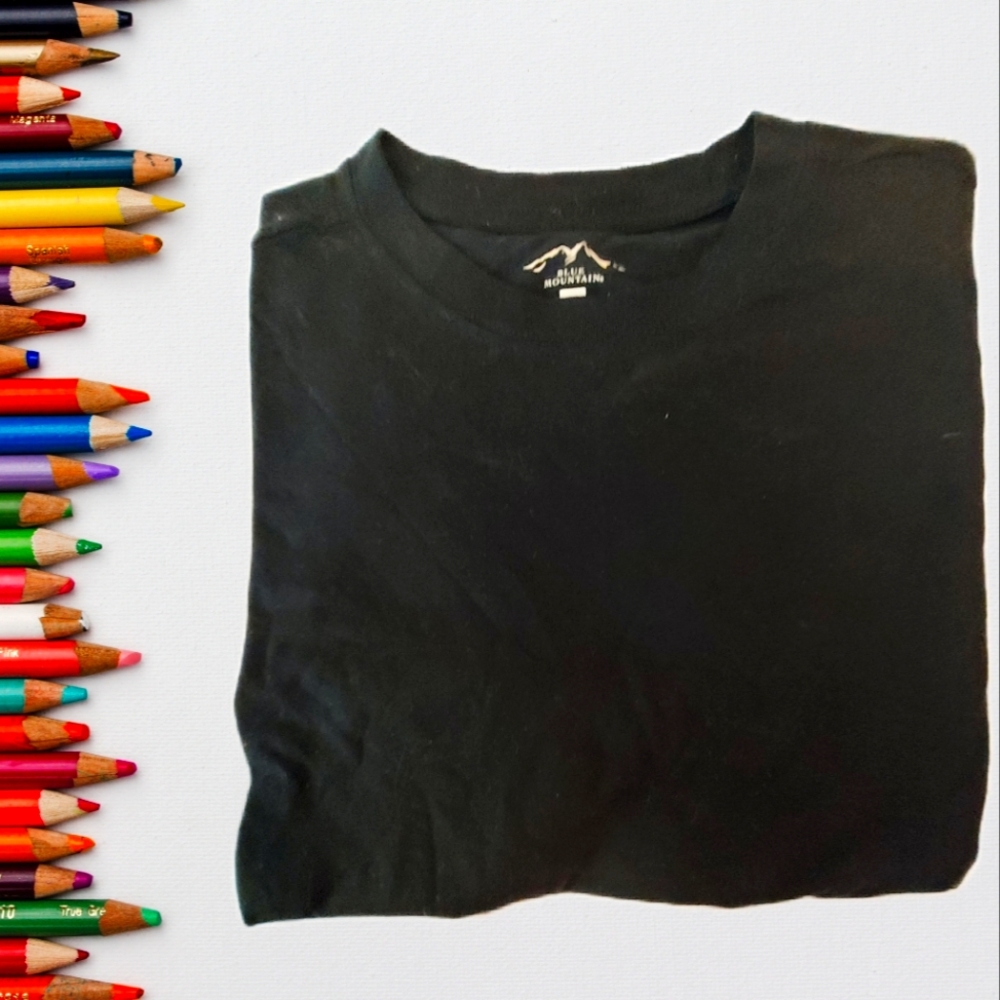 3/$25 Blue Mountain Youth Medium Black Tee. NWOT